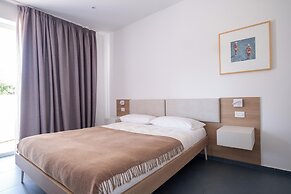 Nautika Suites