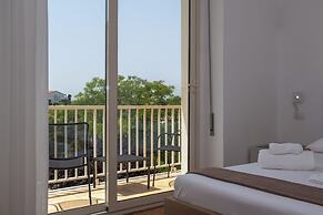Nautika Suites