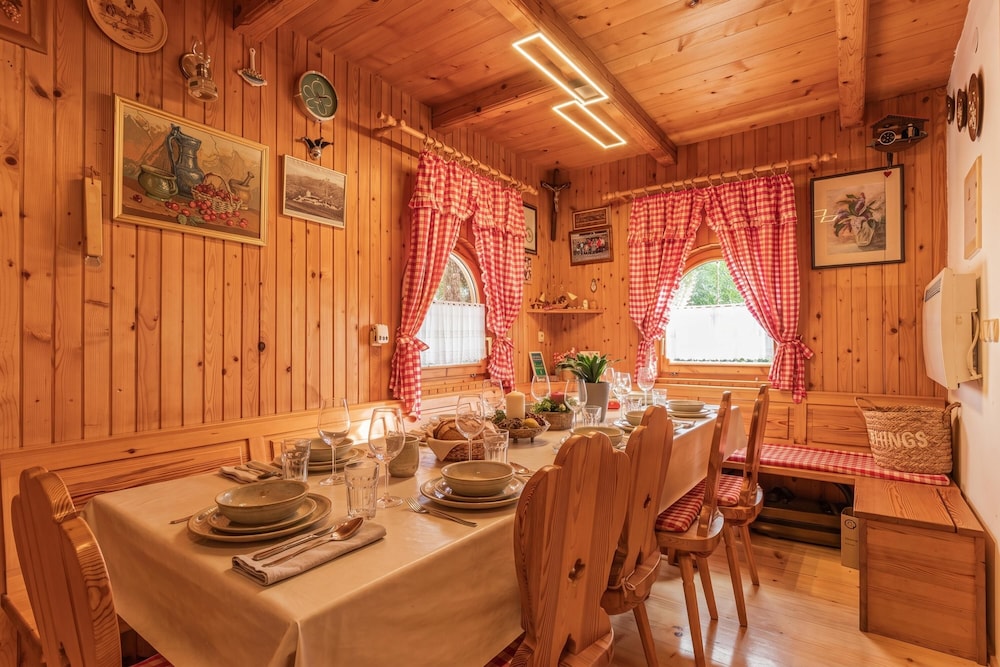 Rudnica Hill Lodge
