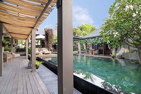 Sin Nombre Bali