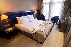 West Door Hotel