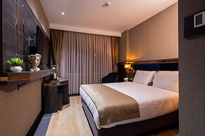 West Door Hotel