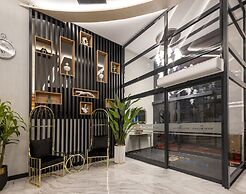 West Door Hotel