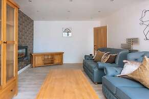 Lush & Spacious 3BD House - East Brighton