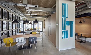 HostelFly Madrid Airport