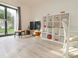 1 Queensway Gardens
