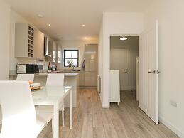 1 Queensway Gardens