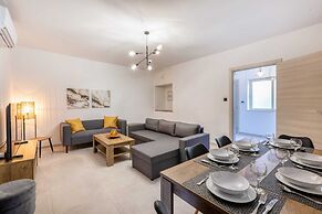 Pool Apartment