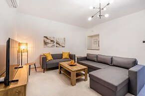 Pool Apartment