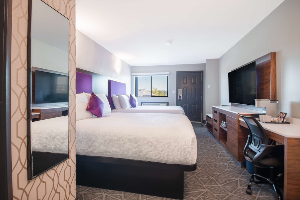 Coast Courtenay Hotel