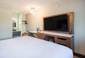 Coast Courtenay Hotel