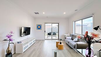 Tarneit Holiday Home