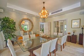 Modern Villa With Ocean View and Service Staff