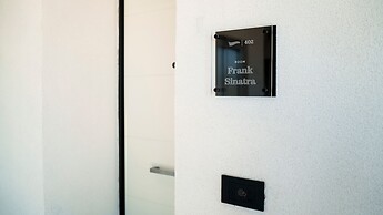 Welcomely - Deluxe Room - Frank Sinatra