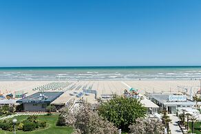 Kiss Beachfront Hotel & Restaurant