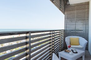 Kiss Beachfront Hotel & Restaurant