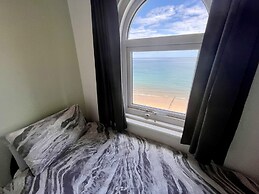 10 Beach View @ Beaconsfield House