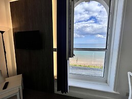8 Beach View @ Beaconsfield House