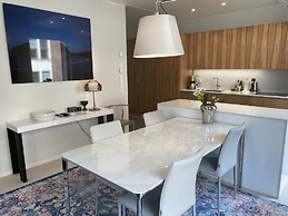 Luxury City Seafront Apartment w Balcony