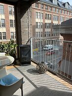 Luxury City Seafront Apartment w Balcony
