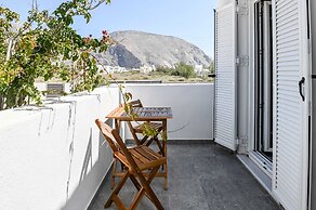 Enjoy the Santorini Life Vibrant Studio