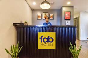 FabHotels Ny Townhouse
