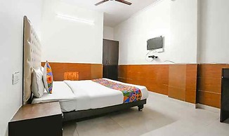 Fabhotel The Lazeez