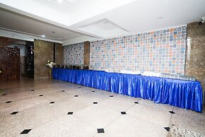 Fabhotel Tanvi Premium