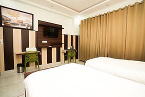 Fabhotel Tanvi Premium