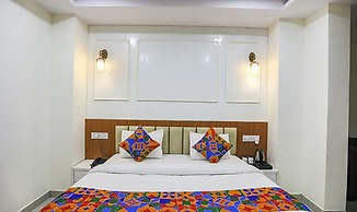 Fabhotel Cosmos