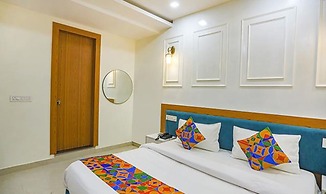 Fabhotel Cosmos