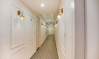 Fabhotel Cosmos