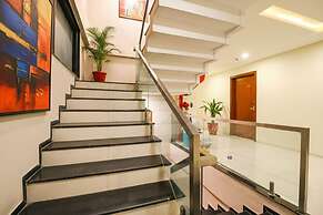 Fabhotel Divine Casa