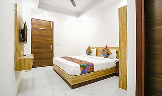 FabHotel New Silver Crown
