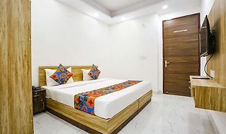 FabHotel New Silver Crown