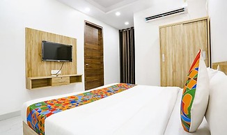 FabHotel New Silver Crown