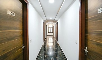 FabHotel New Silver Crown