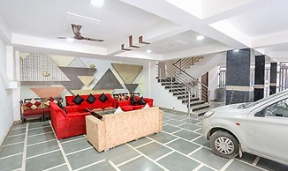 FabHotel New Silver Crown