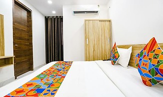 FabHotel New Silver Crown