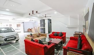 FabHotel New Silver Crown