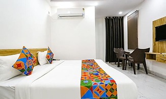FabHotel New Silver Crown