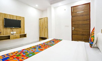 FabHotel New Silver Crown