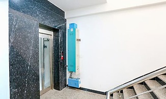 FabHotel New Silver Crown