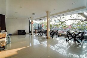 Fabhotel Central Inn Residency