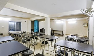 Fabhotel Lily Grand
