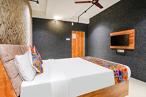 Fabhotel The Life