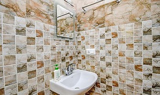 FabHotel Moon Residency