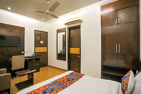 FabHotel Rivlet Residency