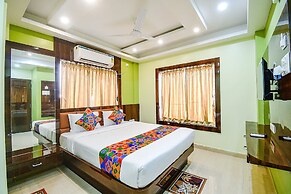 Fabhotel The Seven Wonders