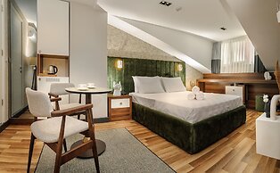 La Mia Suites